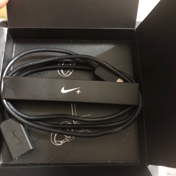 NIKE + FUELBAND TRACKING BAND - Picture 8 of 9